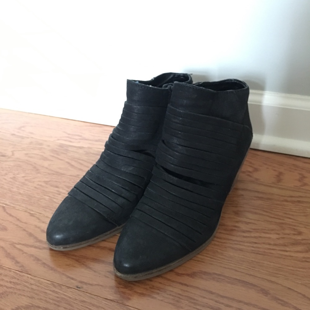 💕SOLD💕Black Lucky Brand Booties
